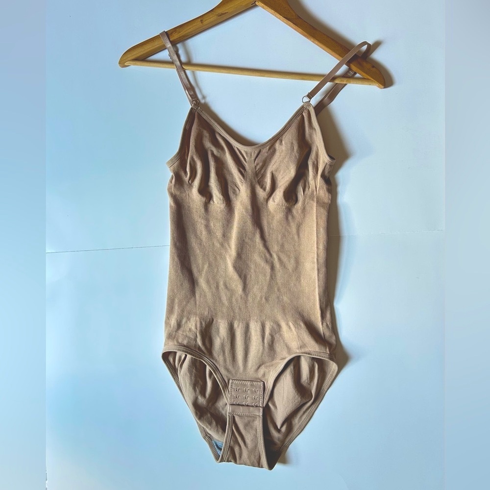 NWOT Nude Shapewear Sculpting Bodysuit Tummy Control